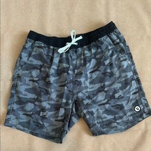 Men's Vuori Camouflage Shorts, XL